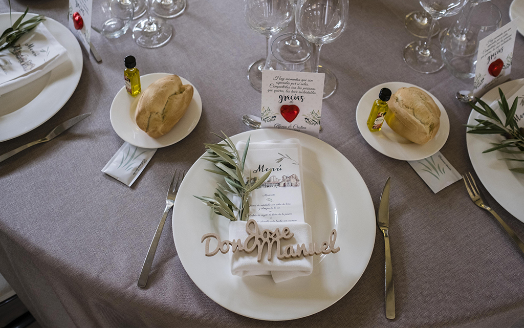 salón boda-con detalles decoración de olivos finca la montaña en Aranjuez