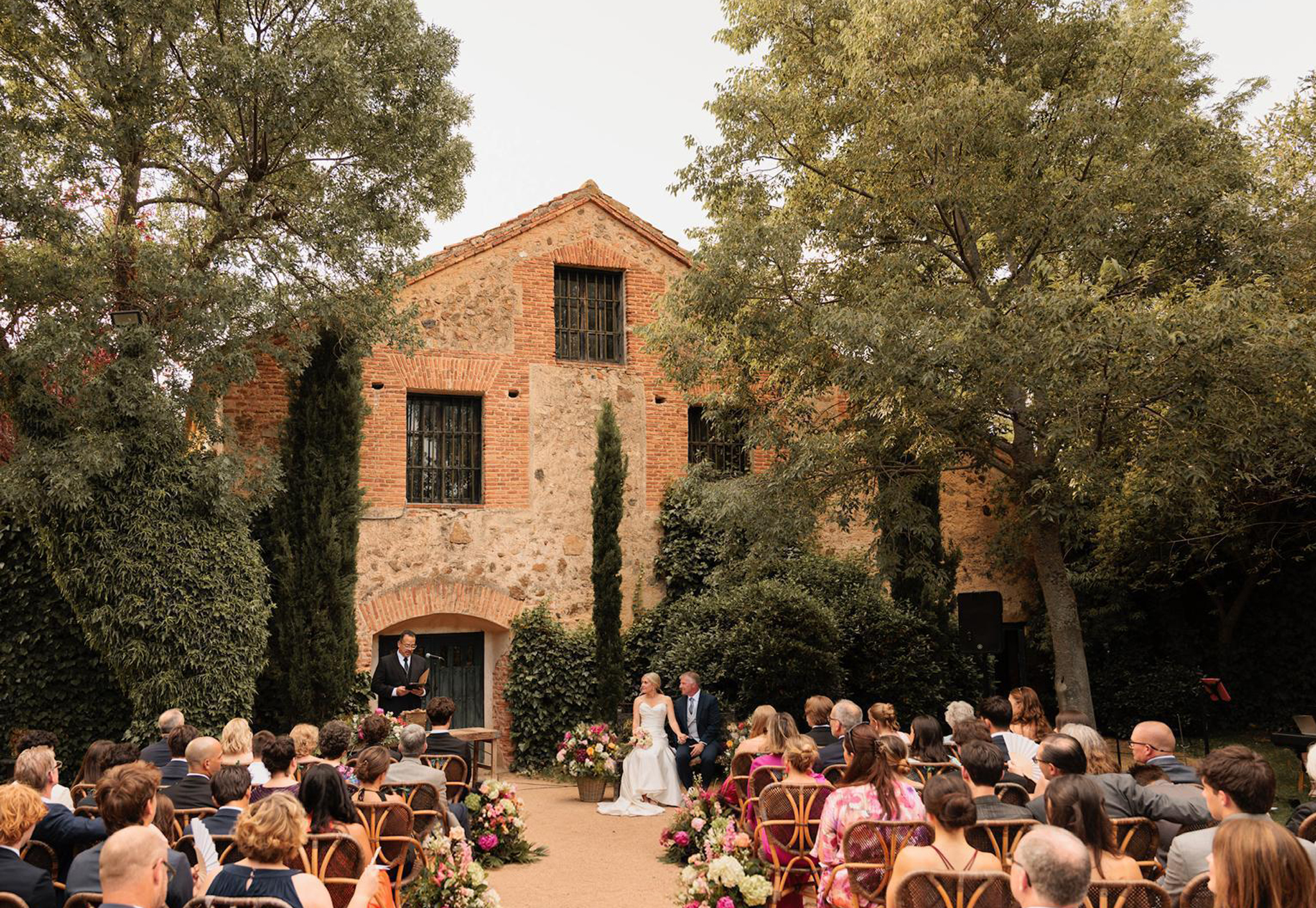 novios boda destino casandose_EventosZAZU-ceremonia-boda-civil esquileo Segovia